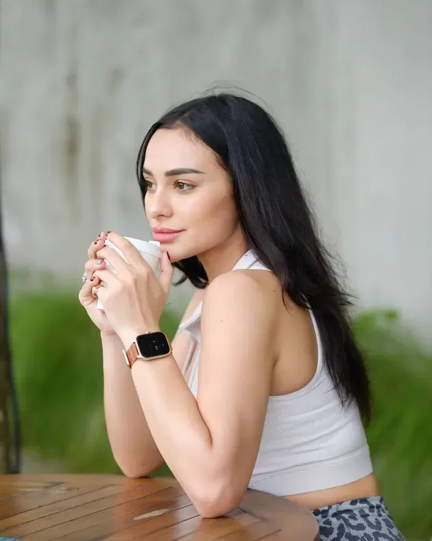 Nora Alexandra Keluarkan Amarah di Instagram: Foto Pribadi Disalahgunakan Produsen Produk Kontroversial