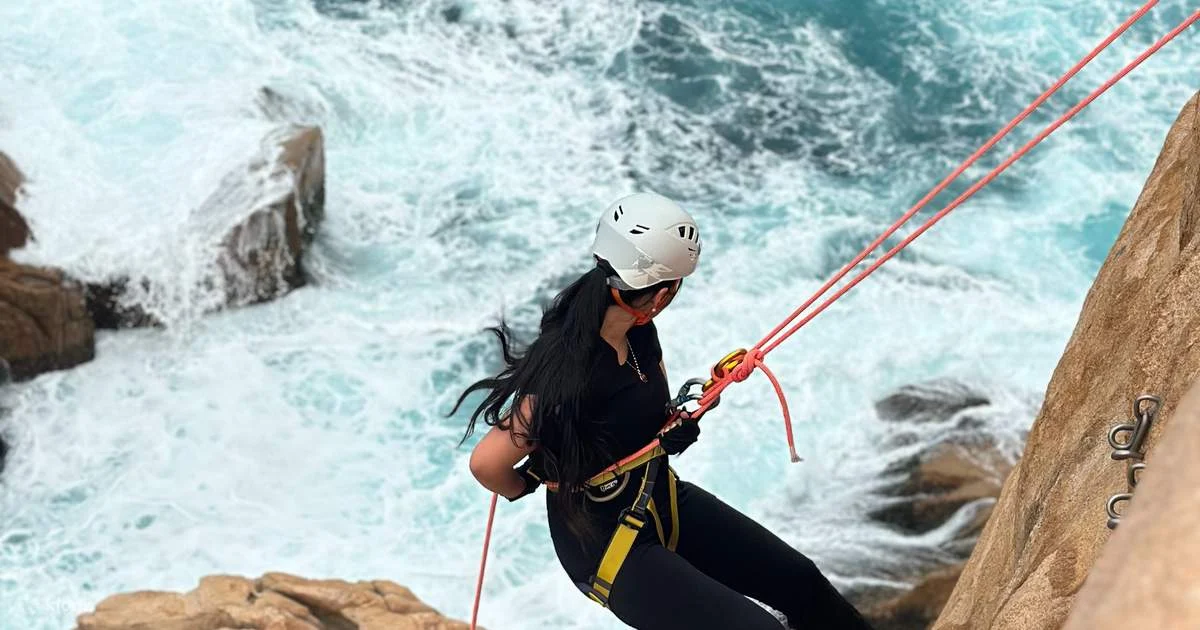 Panduan Petualangan di Hong Kong: Sepeda, SUP, dan Abseiling Rekomendasi Arvino, Niky, dan Amanda