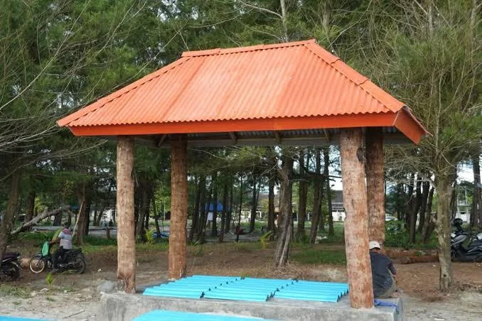 Pemkot Bengkulu Perkuat Infrastruktur Pantai dengan Gazebo Gratis, Dorong Lonjakan Wisata