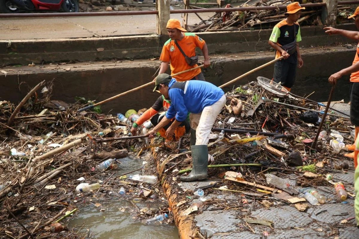 Pemkot Jakarta Barat Revitalisasi Rusun Angke: Dari Tumpukan Sampah Menjadi Kebun Produktif