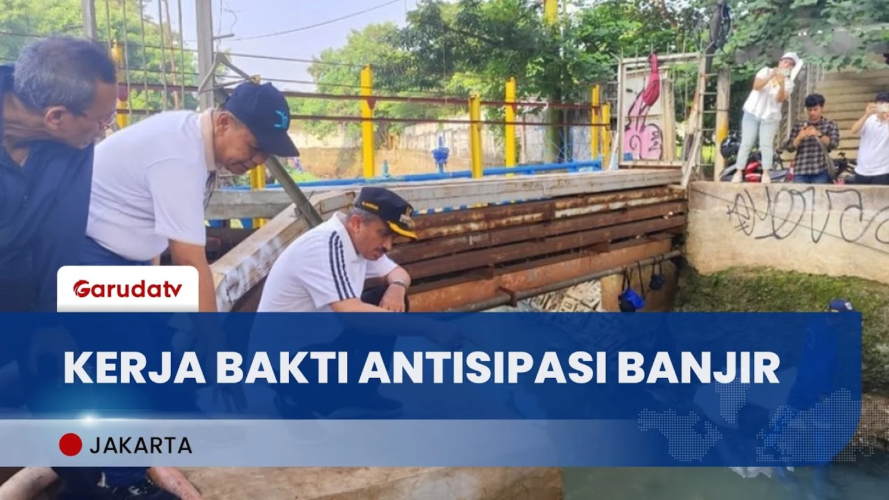 Pemkot Jakarta Selatan Gelar Kerja Bakti Pengerukan Kali Pesanggrahan untuk Antisipasi Banjir Musiman