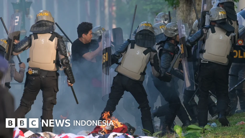Penangkapan Suspek Keempat dalam Kasus Pembakaran Ambulans Amal Yahudi di London