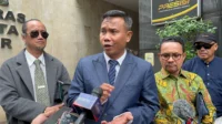 Pengacara Roy Suryo Kritik Lambatnya Penyampaian Berkas dalam Penyelidikan Ijazah Jokowi Pengacara Roy Suryo Kritik Lambatnya Penyampaian Berkas dalam Penyelidikan Ijazah Jokowi