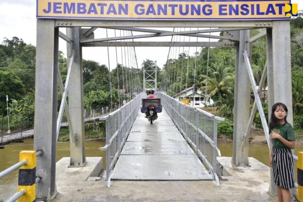 PERADI Hadirkan Jembatan Gantung di Solok, Dorong Pembangunan Infrastruktur dan Konektivitas Daerah