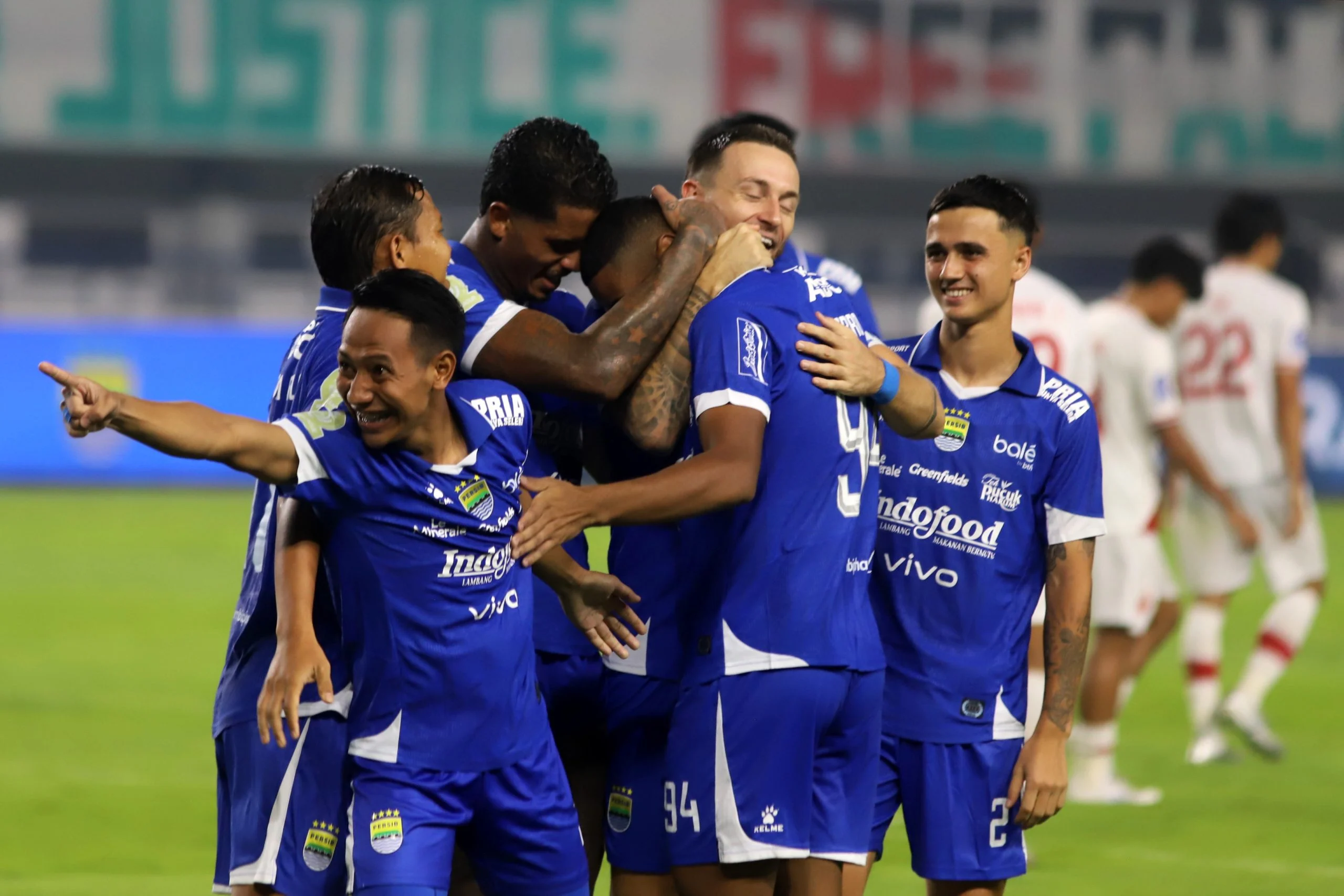 Persib Bandung Dijatuhi Denda AFC Pasca Insiden Suporter di Thailand: Imbas dan Langkah Kedepan