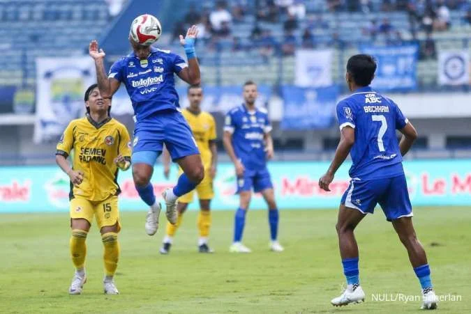 Persib Bandung Memimpin Klasemen Super League 2025/2026, Bojan Hodad Tegaskan Perjuangan Juara Masih Panjang
