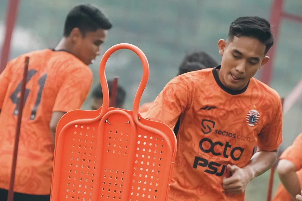 Persija Jakarta Hadapi Bhayangkara FC: Rizky Ridho Siap Tantang Rekor Mengerikan di Stadion Sumpah Pemuda