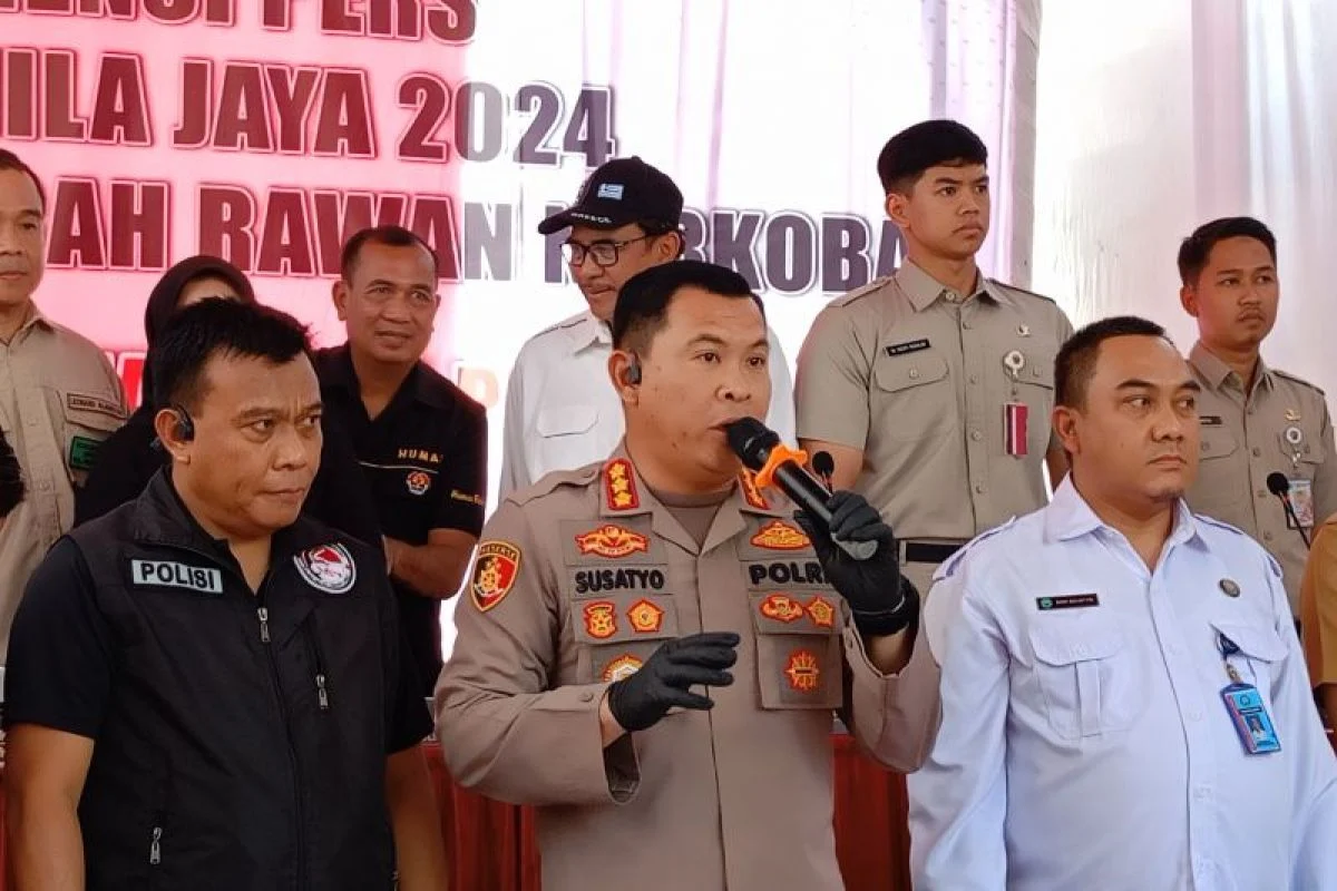 Polisi Ciduk Nyabu: 9 Pengguna Narkoba Ditangkap di Pinggir Rel Tanah Abang