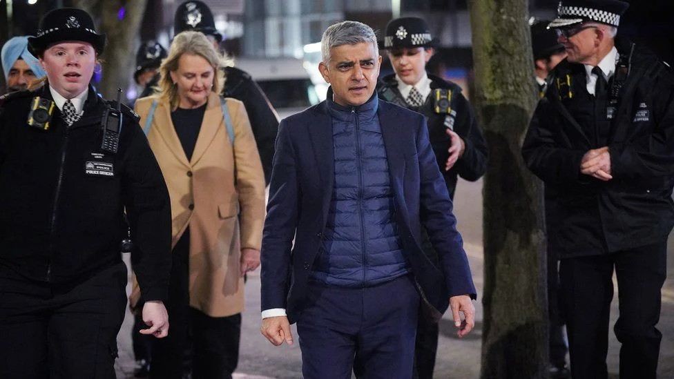 Polisi London Salah Letakkan Kantong Senjata di Depan Rumah Wali Kota Sadiq Khan, Keamanan Dipertanyakan