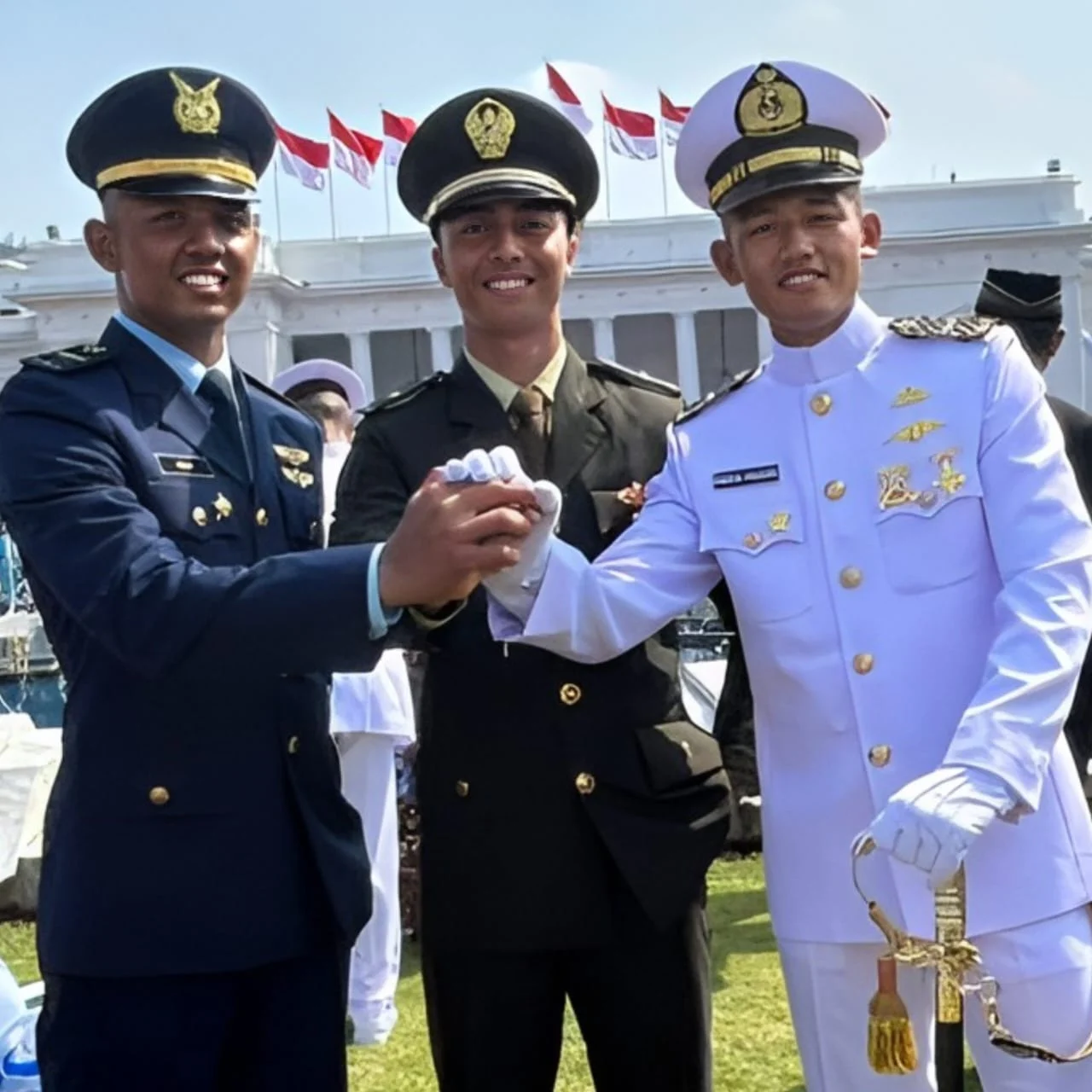 Prabowo Subianto Peluk Emosional Putra Prajurit TNI Gugur di Lebanon, Simbol Nasionalisme dan Kepedulian
