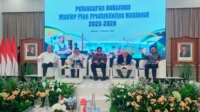 Pramono Tegaskan Pengawasan Ketat ASN yang Bekerja dari Rumah demi Produktivitas Nasional Pramono Tegaskan Pengawasan Ketat ASN yang Bekerja dari Rumah demi Produktivitas Nasional