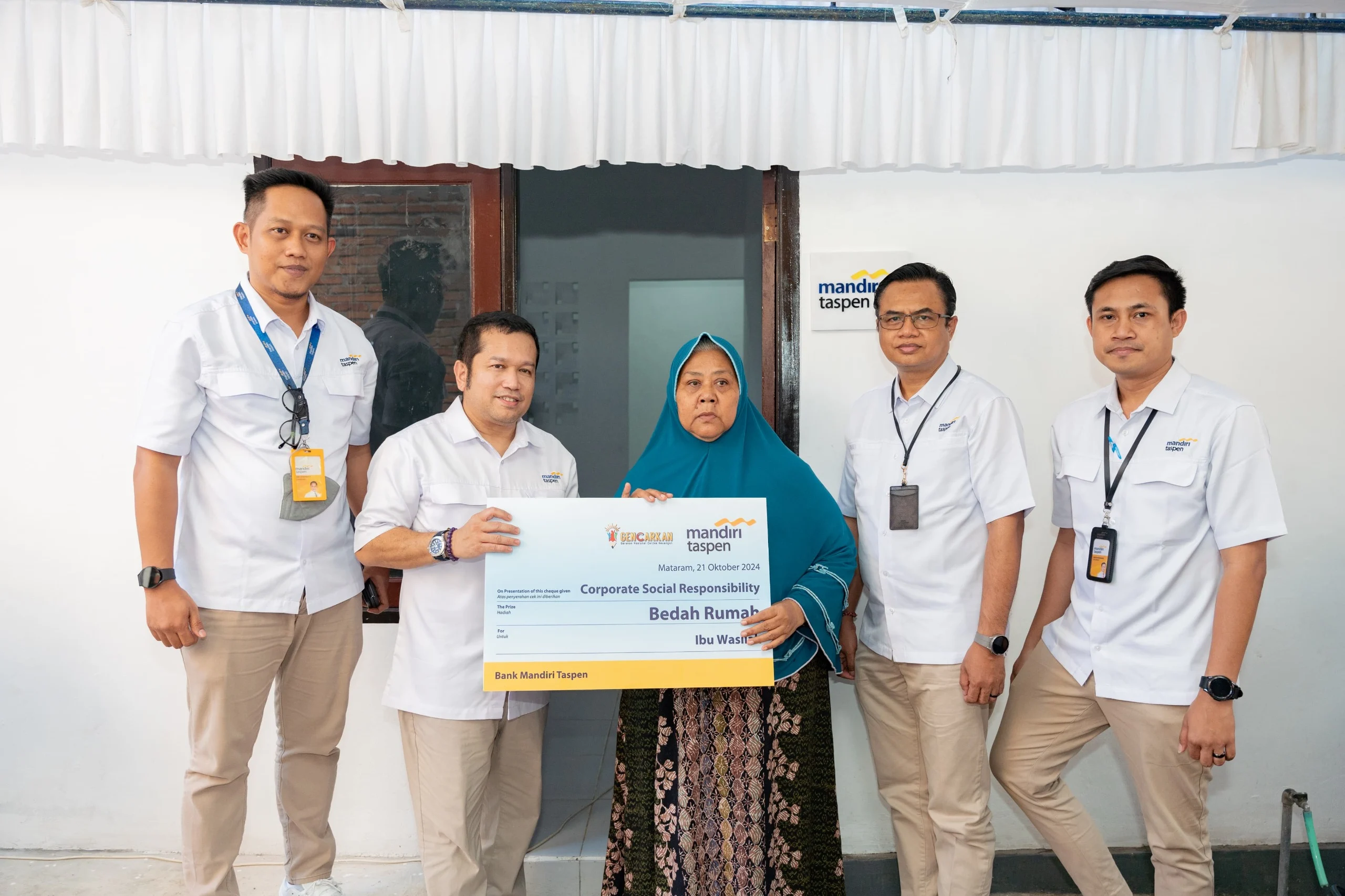 Program Bedah Rumah TASPEN dan Bank Mandiri Taspen Revitalisasi Hunian di Desa Pagal, NTT Dorong Kesejahteraan Warga