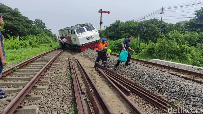 Ratusan Penumpang Terganggu: Daftar Kereta yang Dibatalkan dan Dialihkan Akibat Kecelakaan KA Anjlok di Brebes