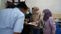Ratusan Siswa Diduga Keracunan Makanan Gratis, BGN Tangguhkan Operasional SPPG Pondok Kelapa Dua Ratusan Siswa Diduga Keracunan Makanan Gratis, BGN Tangguhkan Operasional SPPG Pondok Kelapa Dua