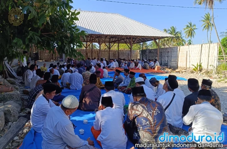 Ratusan Warga Cirebon Ikuti Istigasah Kiai Ilyas Khaelani, Doa Lindungi Indonesia dari Praktik Hukum Tidak Adil