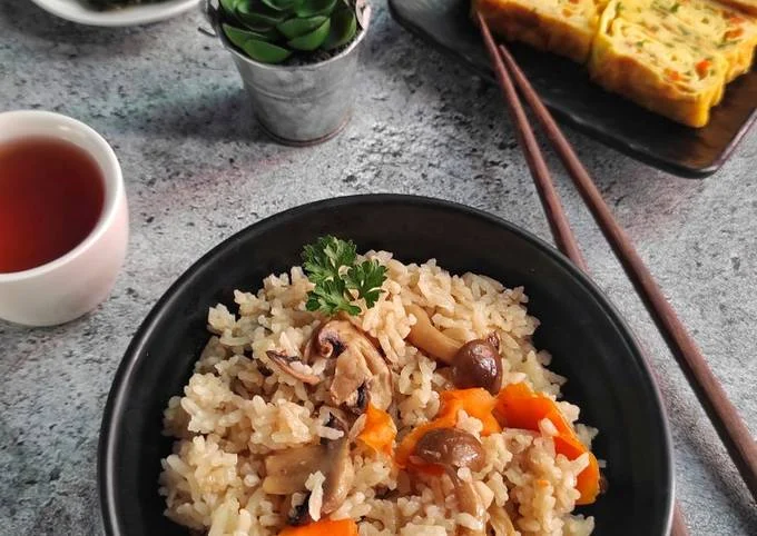 Resep Nasi Jamur Praktis dengan Rice Cooker, Solusi Lezat untuk Anak Kost