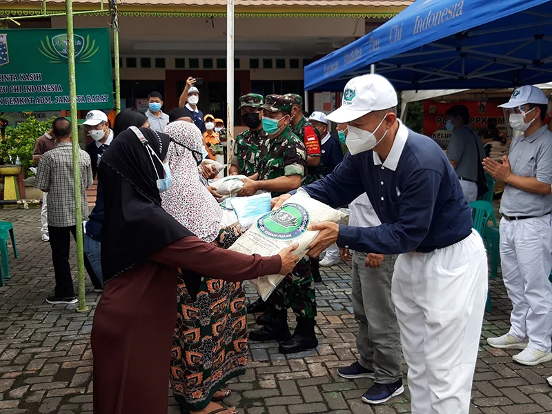 Ribuan Warga Kedaung Kali Angke Dapat Bantuan Pangan Bulog, 3.827 Orang Terlayani Secara Bertahap