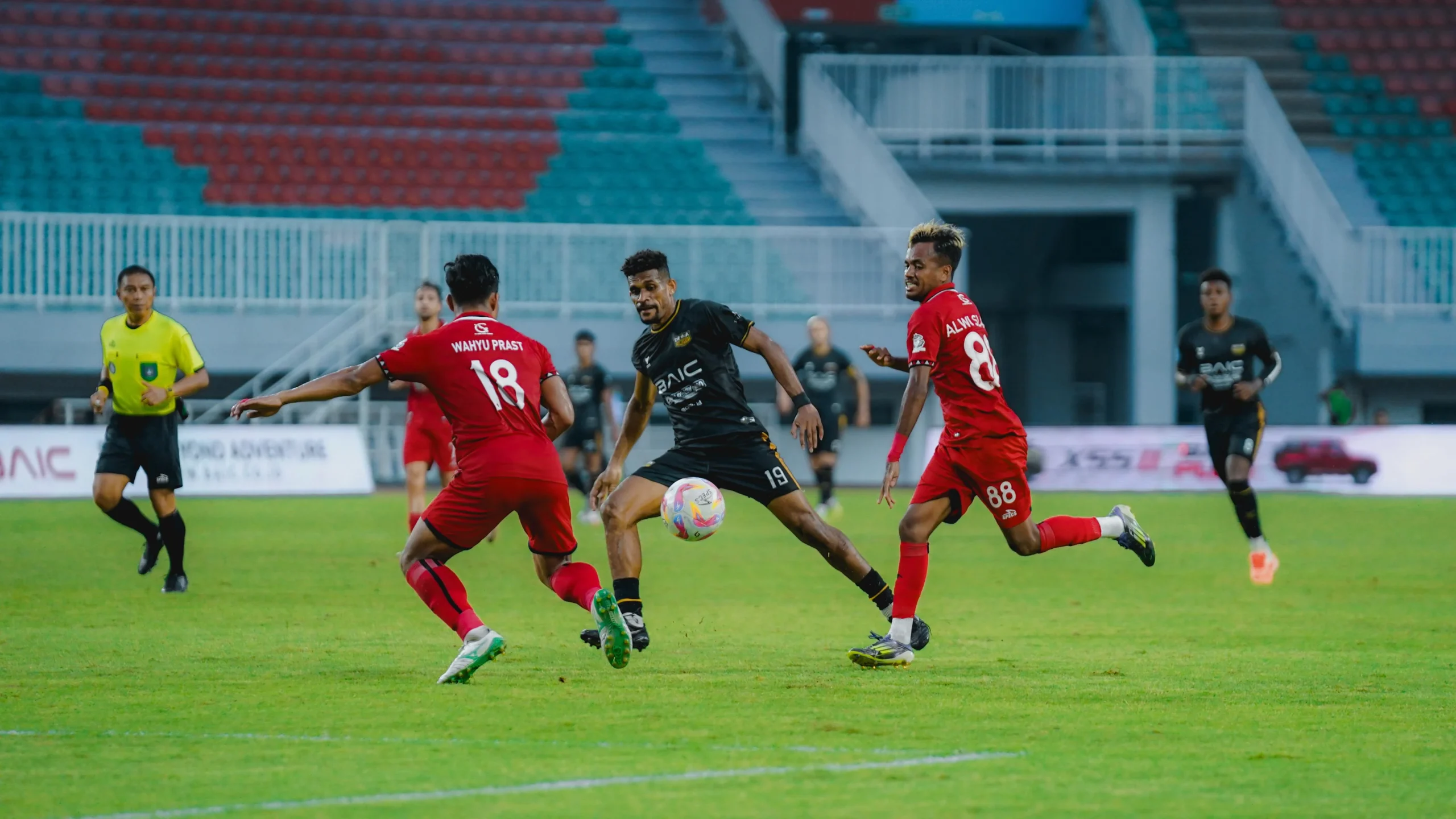 Ricky Kambuaya Ganda Gol, Dewa United Balik Kemenangan 2-1 Atas Madura United