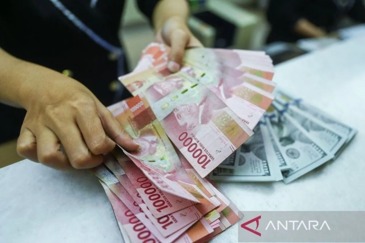 Rupiah Merosot ke Rp17.100 per Dolar, Menko Airlangga Hartarto Ungkap Penyebab dan Langkah Penanganan