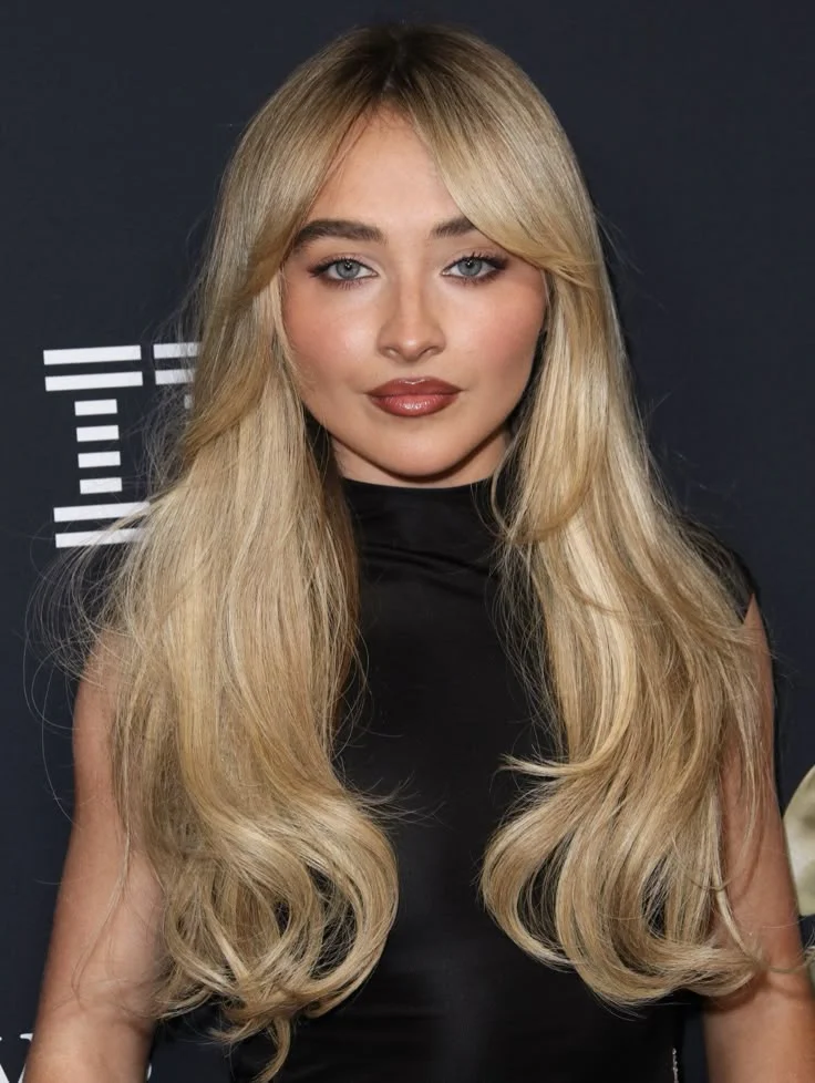 Sabrina Carpenter Ganti Rambut Pirang ke Hitam, Tampilan Baru di Sampul Perfect Tanpa Blush On Menor
