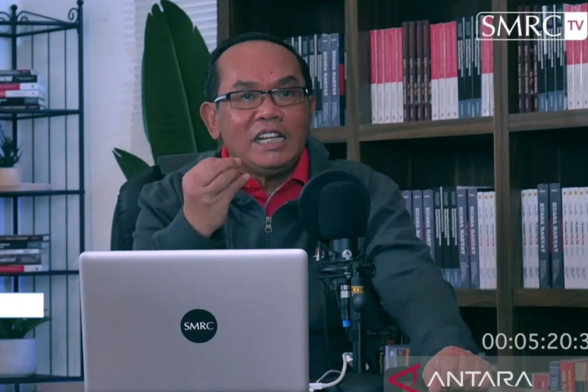 Saiful Mujani Kritik Konsolidasi Jatuhkan Pemerintah, Hasan Nasbi Balas: Tak Paham Demokrasi