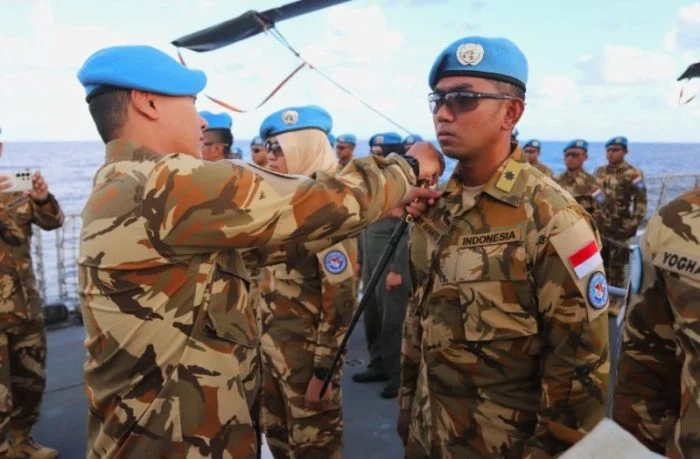 SBY Kenakan Baret Pasukan Perdamaian, Hormati Tiga Prajurit TNI Gugur di Lebanon