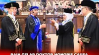 Scott Mills Terancam Ditarik Gelar Doktor Honoris Causa di Tengah Kontroversi Skandal Seksual Scott Mills Terancam Ditarik Gelar Doktor Honoris Causa di Tengah Kontroversi Skandal Seksual