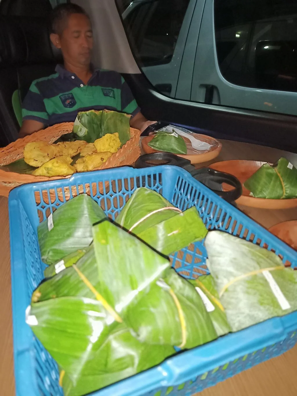 Serbuan Nasi Kucing Gratis di Malioboro: 8.000 Porsi Ludes dalam 30 Menit Saat Ulang Tahun Sultan Hamengku Buwono X