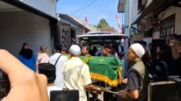 Suasana Haru di Rumah Duka Kopda Anumerta Farizal Rhomadon, Kulonprogo Menanti Kedatangan Jenazah