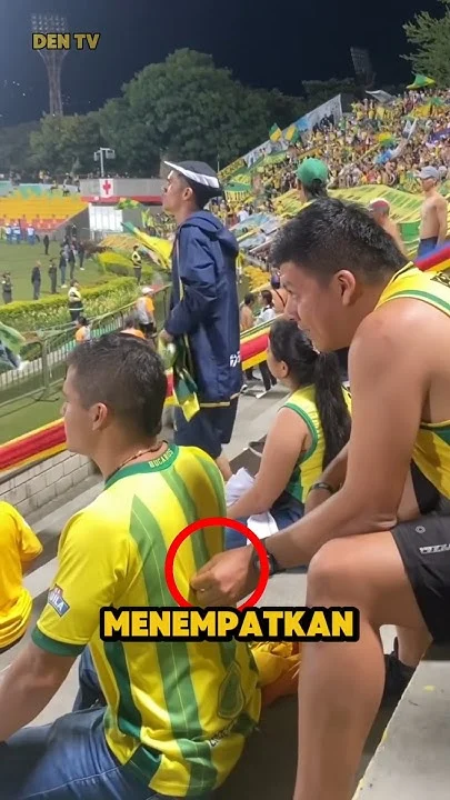 Teman Bisik: Inovasi Suporter Tunanetra Bawa Sepakbola ke Mata yang Tak Bisa Melihat