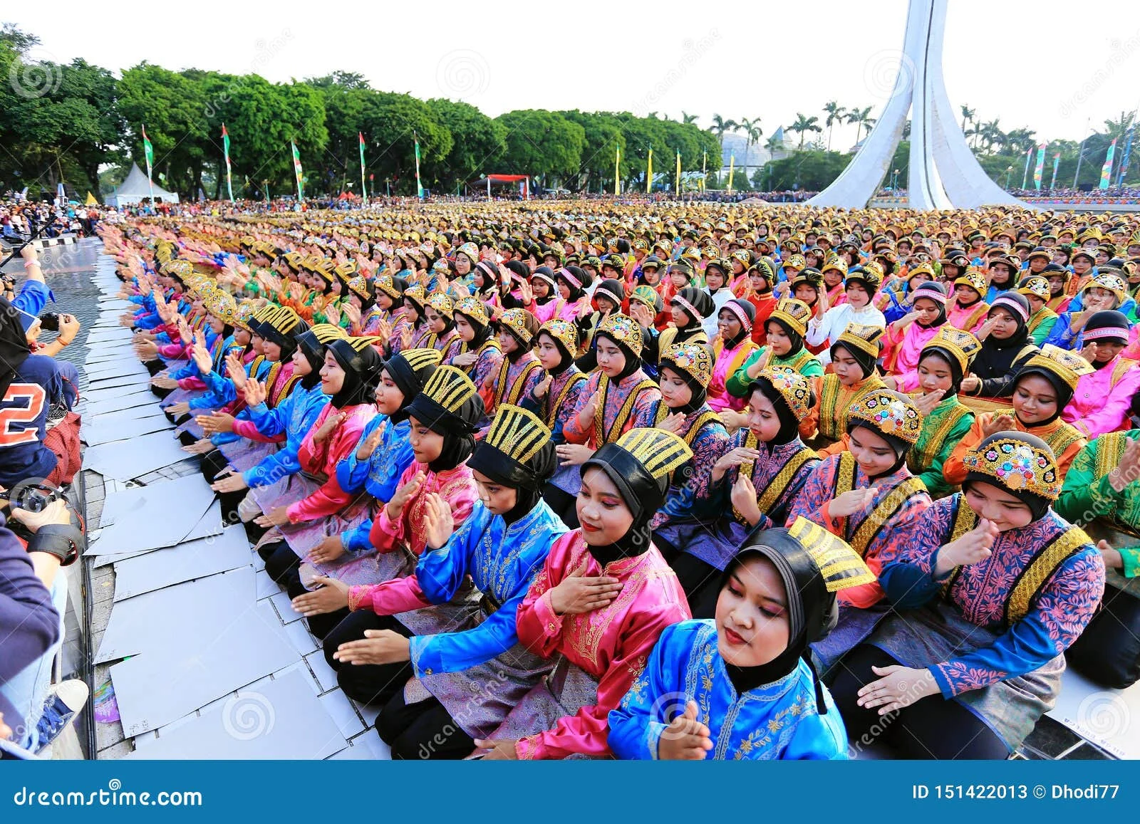 Tim Ratoh Jaroe SMAN 4 Semarang Angkat Budaya Indonesia di Thailand International Folklore Festival
