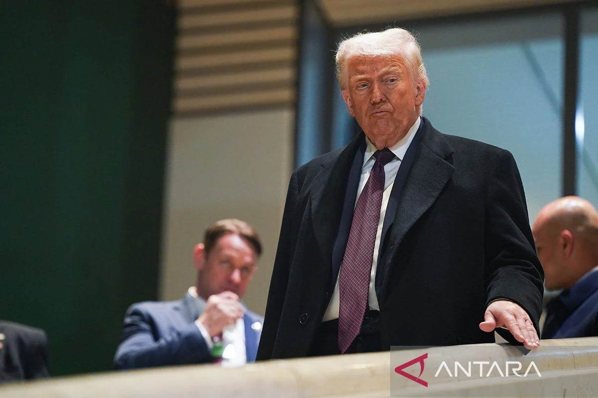 Trump Ancam Negara Penjual Senjata ke Iran dengan Tarif 50%: Langkah Kontroversial di Tengah Jeda Perang