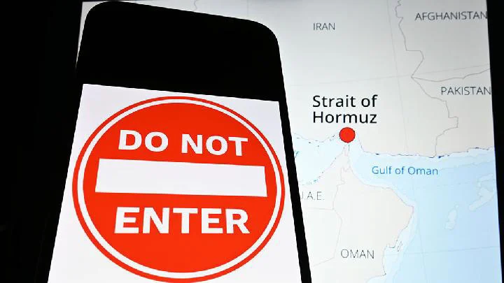 Trump Janjikan Bantu Pulihkan Lalu Lintas di Selat Hormuz; Iran Diprediksi Raup Keuntungan Besar