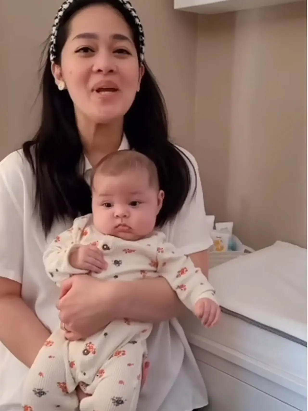 Wajah Bule Baby Maxim: Kilas Balik 5 Foto Menggemaskan Anak Kedua Gracia Indri