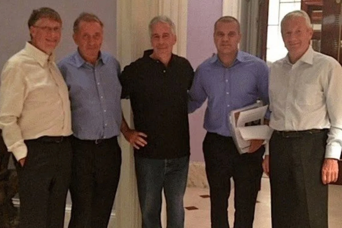 Warren Buffett Putus Hubungan dengan Bill Gates, Hindari Keterlibatan dalam Kasus Epstein