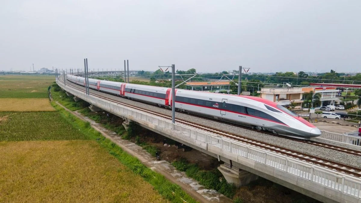WIKA Rugi Rp1,8 Triliun per Tahun Karena Kereta Cepat Jakarta‑Bandung, Dony Oskaria Ungkap Penyebabnya