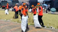164 Ton Sampah May Day Menumpuk Usai Demo di Monas, DLH Jakarta Angkut Bersih Lingkungan