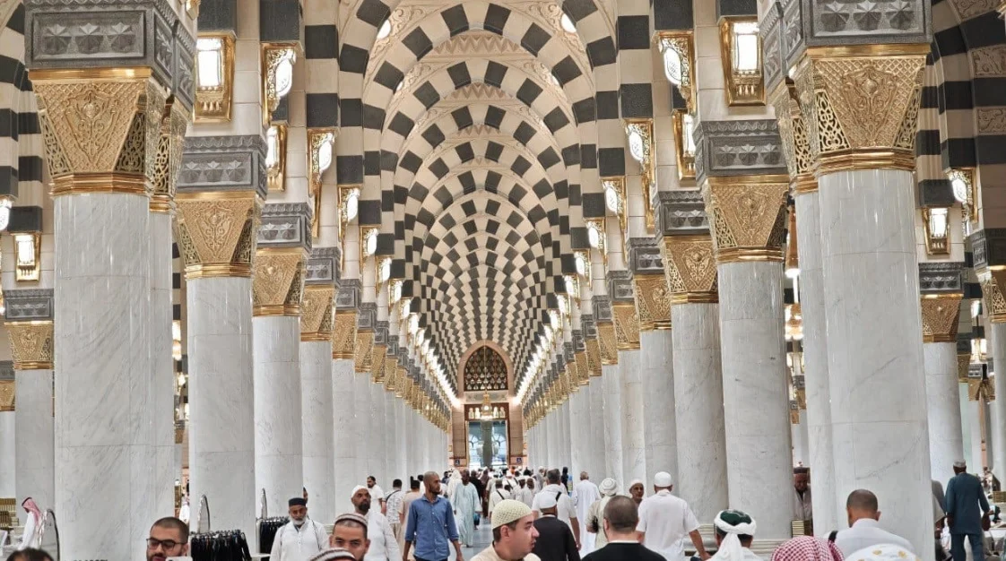 5 Tips Ibadah Haji di Masjid Nabawi: Amalan Ringan Pahala Berlipat