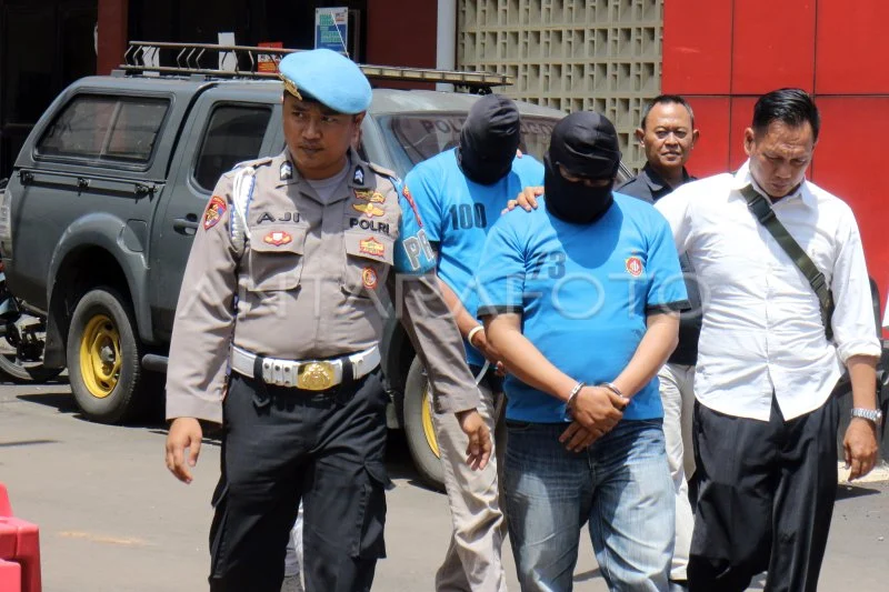 Dua Maling Pakai Topeng Messi Gasak Rp1 Miliar di Rancamaya Bogor, Polisi Ungkap Modus dan Jejak Pelaku
