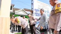 Kapolda Sulsel Perintahkan Jajaran Polisi Pantau Aktivitas Warga