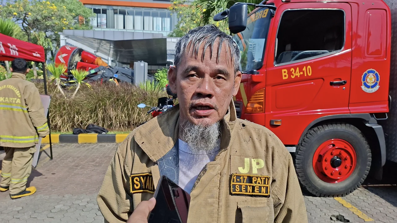 Kebakaran Auditorium Binus: Petugas Damkar Kesulitan Menemukan Titik Api