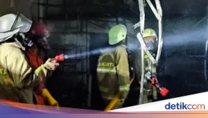 Kebakaran Bengkel Motor di Cikupa Tewaskan Satu Orang, Korban Ditemukan Hangus di Toilet