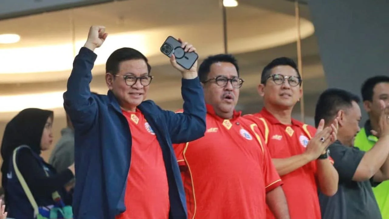 Kecewa Pramono Anung: Persija vs Persib dibatalkan di Jakarta, Fans Terkapar
