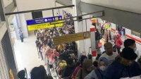 Kereta Commuter Line Duri-Tangerang Berhenti Mendadak, Penumpang Keluhkan Keterlambatan