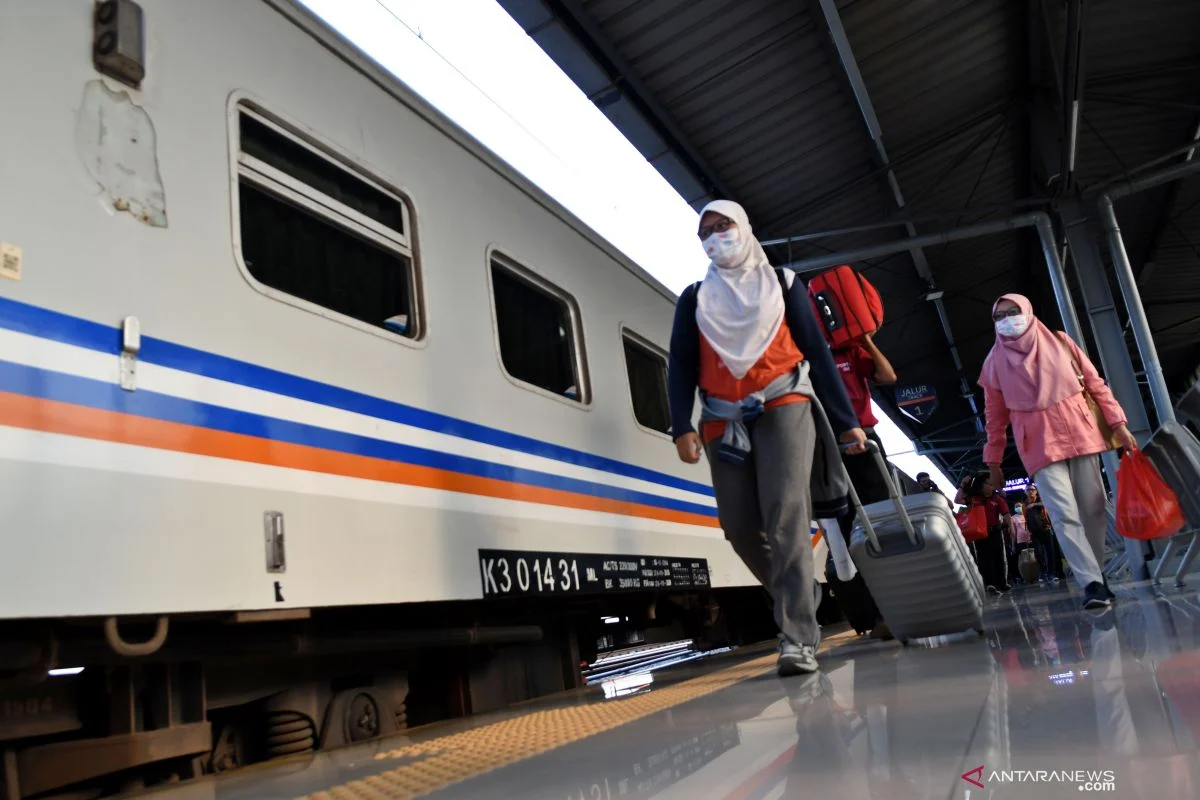 Keterlambatan Perjalanan Kereta Api Jarak Jauh Akibat Gangguan di Stasiun Pasar Senen