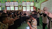 Menciptakan Lingkungan Sekolah yang Bebas dari Bullying: Fatma Saifullah Yusuf Mengajak Siswa SRMA 21 Surabaya