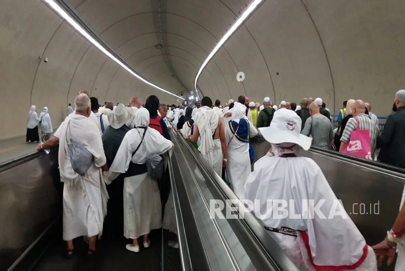 Mina Pasang 74 Escalator: Solusi Mobilitas Jemaah Haji 2026