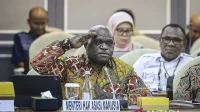Natalius Pigai: Dari Aktivis Hingga Menteri Berkat Kekuatan Media