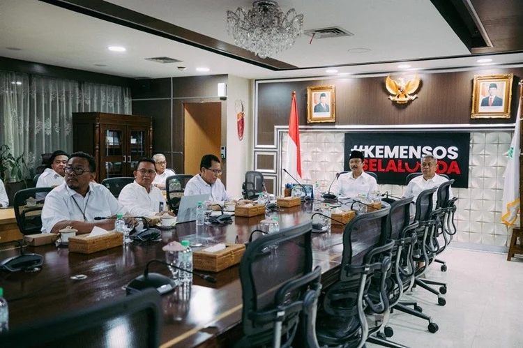 Pembukaan Sekolah Rakyat Jelang Tahun Ajaran Baru, Seskab dan Mensos Gelar Pertemuan