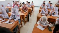 Pemerataan Pendidikan di Lereng Gunung Merapi: Ahmad Luthfi Resmikan SMA Baru Pemerataan Pendidikan di Lereng Gunung Merapi: Ahmad Luthfi Resmikan SMA Baru